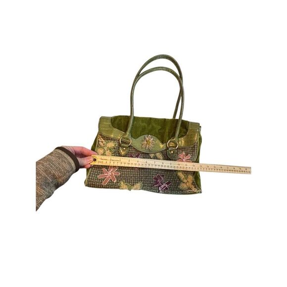 Vintage Green Floral Embroidered Handbag With Dual Handles & Croc Texture Accent - Picture 3 of 15